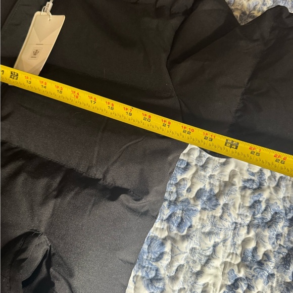 Elegant Charcoal Puffer Jacket with Faux Fur Trim - Picture 8 of 10